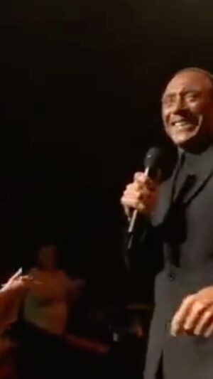 Paul Anka Instagram - Flashback to this live performance of Diana! We had so much fun together and I can’t wait to create more unforgettable memories with all of you! Watch the full video now! Link in bio.