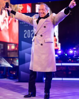 Paul Anka Instagram - Last night was incredible…. Thank you New York! Happy New Year everyone 🥳

@timessquarenyc @fontainebleaulasvegas