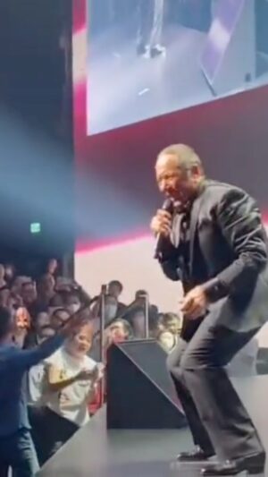 Paul Anka Instagram - Excited to take the stage again tonight @rutheckerdhall here in Florida. The sunshine state has always been good to me and I am looking forward to the next few days with you all. For tickets to all upcoming shows head to the link in bio.