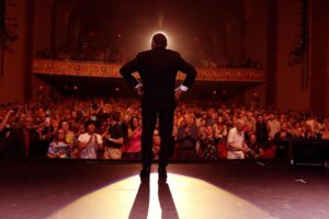 Paul Anka Instagram - Well friends, that’s a wrap on my Seven Decades Tour! From the bottom of my heart, I want to thank you.

Photo by @markweissguy