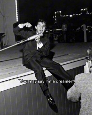 Paul Anka Instagram - From my first performances to today’s most recent shows, I am forever grateful for the experiences I’ve shared with you all.

Stream “Imagine” now at the #linkinbio

#PaulAnkaEdit #DreamComeTrue #StreamImagine #NewRelease