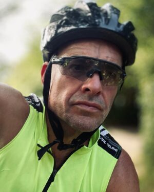 Paul Blackthorne Instagram - Don’t take selfies on bicycles.
Last days of summer.
#mamil