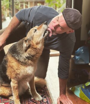 Paul Blackthorne Instagram - Apply green mud, wait for a bit, have Lily head of security @10degreescooler remove mud, feel good. I have it on good authority (from my very good friend Cameron) @10degreescooler will be running a 4th of July promotion for their website subscribers, please check them out! Amazing organic products… X