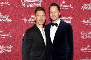 Paul Campbell Instagram - Still can’t believe what an extraordinary event @hallmarkchannel threw in NYC last week to kick off their Countdown to Christmas. So honored to have been a part of it and I can’t wait for everyone to see the slate of movies Hallmark has put together this year. Consider the bar raised! HUGE thank you to everyone who made this possible. It was a truly unforgettable evening. 

#countdowntochristmas #threewisemenandababy #hallmarkchannel