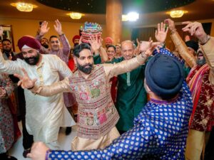 Paul Chowdhry Instagram - Thanks for all the congratulations about the wedding. Not mine yet; my sister’s.

I gave the family my sister @manmeet_chowdhry, and they gave me a box of pizza.

My outfits are from @yashwanti.london