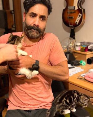 Paul Chowdhry Instagram - Happy Christmas from me and a bunch of animals. #christmas #petsareforlifenotjustforchristmas