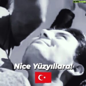 Paul Dwyer Instagram - Nice Yüzyıllara!