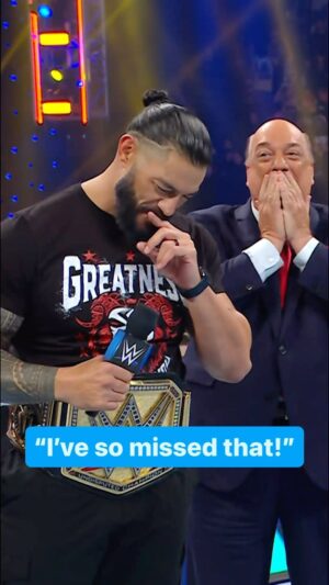 Paul Heyman Instagram - Get someone to look at you the way @paulheyman looks at @romanreigns 🤣