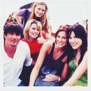 Paul Johansson Instagram - The powerful women of One Tree Hill and a lucky me.  @joylenz @hilarieburton @sophiabush @daneelackles512