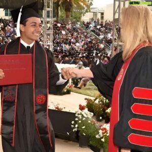 Paul Karmiryan Instagram - I finally graduated.. so now I'm like all smart and stuff. 

Jk.. Already forgot everything, but im proud of my B.S.
.
.
#PsychologyDegree