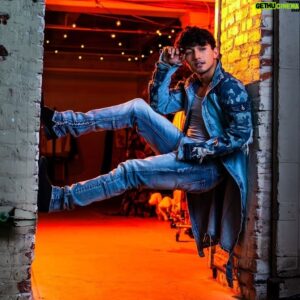 Paul Karmiryan Instagram - The floor is Lava
.
.
Photography: @jayroosterdude
Stylist: @ericowes
Grooming: @mrodmakeup 
Favorite ice cream : cookies n cream