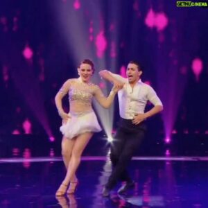 Paul Karmiryan Instagram - Happy International Dance Day🙌🏼🕺
I miss traveling... So throwing it back to that one time @itsbrittcherry and I performed in INDIA on the show Dance Plus 3 as the surprise international guests. This was especially unique for us because we were asked to combine our style with elements of India's cultural dance influence. An unforgettable experience with Bollywood legend @iamsrk and the amazing @remodsouza @dharmesh0011 @punitjpathakofficial  @mohanshakti @raghavjuyal .Thank you for greeting us with open arms and showing us an amazing time India 🙌🏼🇮🇳 Sending my love and good vibes to the world and all of it's amazing cultures  people 🙏🏼
.
.
@shampagopikrishna999 @bertdsou @tanya_kaila @starplus 💛
.
Song: 🎶 Baby Ko Bass Passand Hai- @beingsalmankhan feat. @anushkasharma
#InternationalDanceDay *Instagram kept taking this down so I had to post it in parts 🤷🏽‍♂️