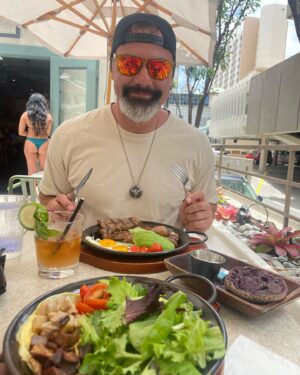 Paul Lloyd Jr. Instagram - Feed your body. Feed your soul. Also 🍑