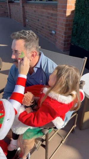Paul Nassif Instagram - It’s beginning to look a lot like a… Girl Dad Christmas! 🎄

@elniguelcc #christmas #holidays #facepaint #facepainting #prouddad #girldad #familytime #family #tbt #throwbackthursday #girldadchristmas #boydad