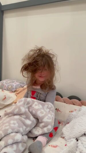 Paul Nassif Instagram - Good morning from Paulina and her bed head! 🥱😅

#bedhead #goodmorning #tired #sleepy #mornings #morningtime #prouddad #girldad #saturday #weekends