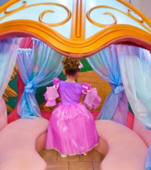 Paul Nassif Instagram - I present to you… Princess Paulina 💞 

I know it’s been a little while since I’ve had a Paulina appreciation post, so hopefully this makes your day a little brighter! 🥹☀️

🔁: @brittanypattakos 

@disneyland #disney #disneyland #tangled #rapunzel #disneyprincess #daddysgirl #girldad #prouddad #tt #repost