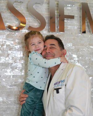 Paul Nassif Instagram - Look who dropped by the office to visit me at work… Best Surprise! 🥹💜

#prouddad #girldad #nassifmd #bestsurprise #tbt #throwbackthursday