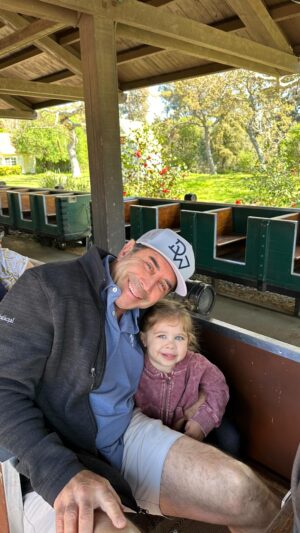 Paul Nassif Instagram - My parents used to take me on the train at Griffith Park when I was a kid… Now, I get to take little Paulina for her first time! 🚂 It’s surreal how fast time flies! 💜

#griffithpark #griffithparktrainride #tbt #timeflies #firsttrainride #throwbackthursday #prouddad #girldad #daddydaughtertime