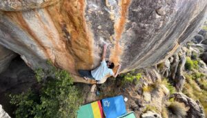 Paul Robinson Instagram - First day in Rocklands… So stoked to be back!!! Made a quick ascent of Rise Up, V12. Sick new one. Can’t wait to get back out there tomorrow 🇿🇦🇿🇦🤙🤙 photo: @lizzy.ellison