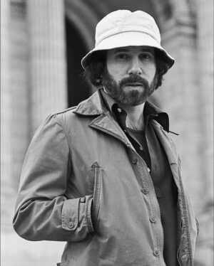 Paul Simon Instagram - Paul on a spring day in New York City. 
📷: Allan Tannenbaum, 1976