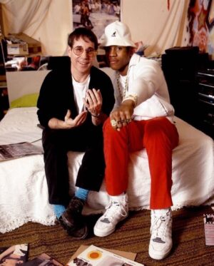 Paul Simon Instagram - Recently, @llcoolj spoke to @nytimes about the evolution of Hip Hop and the role he played in the genre. Here he can be seen with Paul in the basement of his Queens, NY home in 1987. Read more about the day the, “two kings of Queens” met at the link in stories. #50yearsofHipHop

📷: New York Times