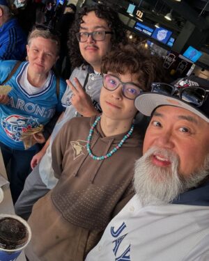 Paul Sun-Hyung Lee Instagram - Celebrating Mothers Day by catching the @bluejays game! Love the chance to grab some quality family time during these busy days!!! Love you @eastyorkmum @gr0mulac3 & @mileslee_34 !!! 

*EDIT* HUGE shoutout to Matthew from @thunderingwatersgc and @buffalobisons for the amazing seats!!! 🙏🙏🙏

#playball #tothecore #mlb #okbluejays