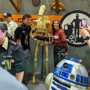 Paul Sun-Hyung Lee Instagram - Rebels, Jedi and Nightsisters alike, we all love a good droid 🤖 Are you more of an R2D2, BB-8, K2, or C-3P0 fan? 

#FANEXPOVancouver #FANEXPOVancouver2024 #FXV24 #Vancouver #YVR #VancouverEvents #YVREvents #Fandom #FANEXPOHQ