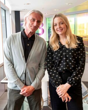 Paul Weller Instagram - A big thank you to both @zoetheball and Lauren Laverne for hosting Paul this morning on @bbcradio2 and @bbc6music!

📸 James Watkins (@jcwatkinsphotography)