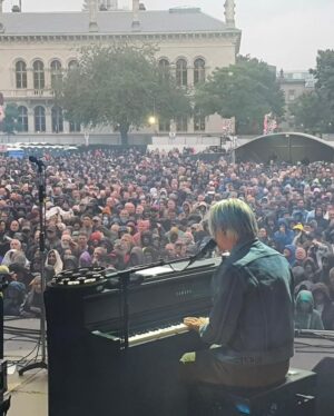 Paul Weller Instagram - Two phenomenal shows in Limerick and Dublin. Thank you Ireland 🇮🇪

📸 Owen Humphreys (@owen.ie), Trevor McGrath (@trevormcgrath), Mark Carr