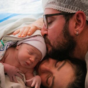 Paula Costa Instagram - Nasceu Maria!!! 3,560Kg, vozeirão, capricorniana, irmã do Matheus, filha de dois artistas perdidamente apaixonados um pelo outro. Muito obrigado pelas boas vibrações, não existe felicidade maior nesse mundo ❤️ MARIA COSTA NOGUEIRA 16.01.2024 às 23:38 / Fotos: @pamelamirandafoto