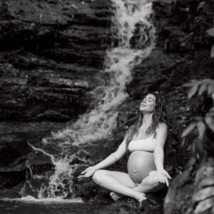 Paula Costa Instagram - Bom dia! Por aqui muita expectativa pois talvez nossa pequena venha essa semana. O corpo dá os sinais, eu sinto e aceito.

9 meses.
Me sinto natureza na sua maior potência. 
Meu trabalho e pesquisa como artista plástica nunca fez tanto sentido. 
Sinto e aceito. 

Obrigado por tanto carinho e torcida.
Como diz aquele provérbio africano: É necessario uma aldeia inteira para educar uma única criança. 

Linda semana pra vocês!

Sigamos juntas !

Fotos @pamelamirandafoto