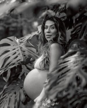 Paula Costa Instagram - 9 meses de MARIA 🍃 

Últimos dias com a nossa menina no meu útero.
Que transformação linda até aqui, minha filha. 
Somos!

Obrigada pelas fotos incríveis @pamelamirandafoto