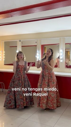 Paula Grinszpan Instagram - ¡VENÍ RAQUEL! 

👑 LAS REINAS EN EL ASTROS 👑

ÚNICA FUNCIÓN EN EL MES DE JULIO 

📍 SÁBADO 27/07 - 20HS 
en el @teatroastrosok (Av. Corrientes 746) 

🎫 entradas en https://teatro-astros.com/las-reinas/o en la boletería del Teatro. 

¡LOS ESPERAMOS! 👸🏼

Dirección: @paula_grinszpan 
@luciamaciellucia @soyluciapanno 
Músico: @miguecanevari 
Productores: @paulinaccolini y @mediosenterosok

#reinas #Teatro #TeatroArgentino #CalleCorrientes #Comedia #Paulagrinszpan #luciamaciel #Astros #ClubAstros #vibraastros