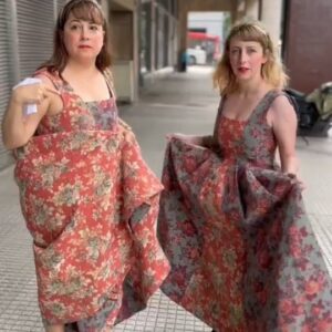 Paula Grinszpan Instagram - 👸🏼🫅🏻 LAS REINAS en el TEATRO ASTROS @teatroastrosok

☀️ Nos vamos del @culturalmoran por un tiempito pero nos dieron esta dirección.

♥️ Los esperamos con ansias monarcales!

🎫 Las entradas ya están a la venta por @entradauno