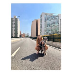 Paula Possani Instagram - Passear em essepê com a amiga fotógrafa da nisso! Amei @mariadanta.s ♥️📸✨