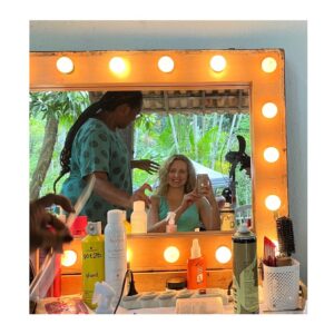Paula Possani Instagram - Aquelas 8 horinhas no busão que valem super a pena pra chegar num lugar lindo e fazer o trabalho que eu amo com uma equipe maravilhosa! Ilha de Jaguanum! ❤️ @pousadajaguanum @tvzerocinema #cinemanacional