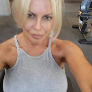 Paula Volpe Instagram - Arrancando el día @sportclubcaamano #entrenamiento #salud #cuerposano #vidasaludable #energy