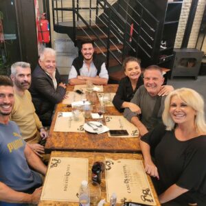 Paula Volpe Instagram - Hermosa cena con amigos @arnaldoandreoficial @osvaldolaportok @_chinafitness #teatro #comedia #cena