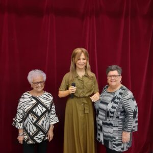 Paulette Gagnon Instagram - Ma premiere apparition de cette année avec mon amie Claudette