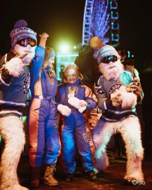 Paulette Gagnon Instagram - P-A-R-T-Y ❄️
📸 @olsa.vista
❄️ @igloofest_mtl 🧤 @ribottivintage