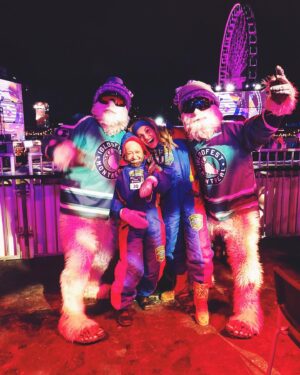 Paulette Gagnon Instagram - Quelle soirée à @igloofest_mtl 🤟🏼
Merci @marielynejoncas et merci @ribottivintage 🧤