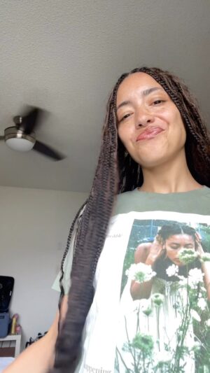 Paulina Singer Instagram - Be thankful and you shall receive 🍑

I'm performing @aqutieee and my new song at @libfestival in Bakersfield, CA tomorrow and Sunday 🎤⚡️💎 if you're there I'll see you on the mfkn dance floor behbeh

Song drops on her EP June 7th 💎

"SOMETHING INCREDIBLE" T SHIRT LINK IN BIO!

#reels #relatable #zuzusilk