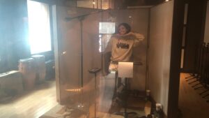 Paulina Singer Instagram - I been posting my favorite TV and Film projects so you know i must add Raising Kanan 🚗🔫

I was in s2 of this show and I think my favorite part was that it was set in the 90s and I got to play a recording artist 🎤 music in the 90s was so iconic and I got to record all the songs for my character✨extremely fun. 
You can stream it on STARZ and the music is on all streaming platforms 🎙️

Also can we just take a moment for the HEIGHT of this wig