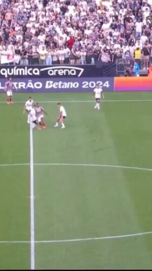 Paulo Andrade Instagram - O grande gol de Wesley, uma pintura na Neo Química Arena. Narrei no @premiere. Valeu por tantas mensagens e audiência.