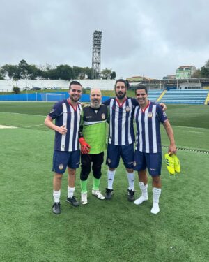 Paulo Andrade Instagram - Sábado maravilhoso de reencontro com amigos, de jogar futebol nos dois times que amo (sim, joguei pelo Sem Chance FC e MAGIPAC, duas seguidas sabe lá Deus como), e botar a conversa em ordem. 

Muito obrigado ao parceiro @guto_redaelli pela organização impecável de sempre. 

As fotos profissionais são do @ttkzsport.

Viva a amizade! Viva o futebol!
