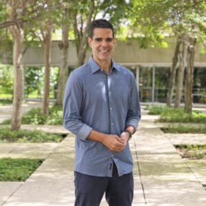 Paulo Andrade Instagram - Estreia confirmada! "Saí no BID" do Grupo Globo, onde narrarei pela primeira vez no sábado, dia 13 de abril, na abertura do Brasileirão 2024. Ao lado dos ótimos @ledio.carmona e @alline.calandrini, estarei no Morumbis para SÃO PAULO x FORTALEZA, exclusivo no Sportv e Premiere.

Que seja o início de uma trajetória com muitas emoções. 

@sportv 
@premiere 
@tvglobo
