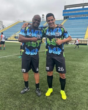 Paulo Andrade Instagram - Sábado maravilhoso de reencontro com amigos, de jogar futebol nos dois times que amo (sim, joguei pelo Sem Chance FC e MAGIPAC, duas seguidas sabe lá Deus como), e botar a conversa em ordem. 

Muito obrigado ao parceiro @guto_redaelli pela organização impecável de sempre. 

As fotos profissionais são do @ttkzsport.

Viva a amizade! Viva o futebol!