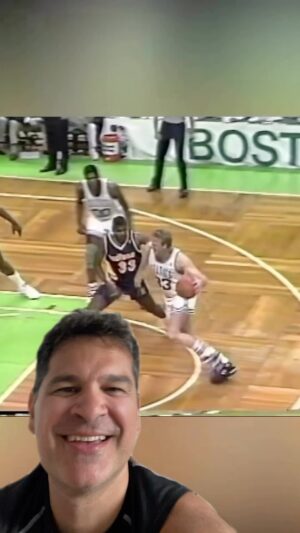Paulo Antunes Instagram - Um dos meus jogos favoritos de todos os tempos. 1991, Jogo 5 da melhor de 5. Larry Bird sofre uma concussão, volta pro jogo e classifica os Celtics. Lenda. Celtics 3, Pacers 2.