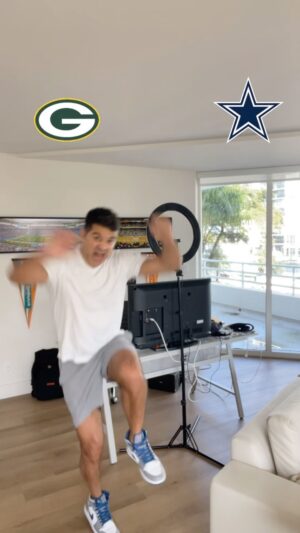 Paulo Antunes Instagram - Polvo Paulo chegando para os playoffs! Palpites de todos os jogos da primeira fase do Wild Card da NFL! #palpites #nfl #futebolamericano