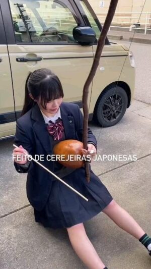 Paulo Costa Lima Instagram - Agora vai...
Posted @withregram • @capoeirahistory Siga @capoeirahistory
#Repost @gueto_japao 桜の木でビリンバウ作ったので叩いてもらいました。
#guetocapoeira
#sombraeluz
#brazilmusic
.

.
Apareça aqui no perfil usando #capoeirahistory
.
.
.
.
#dendemorena #explore #explorar  #capoeira  #ellasnacapoeira  #berimbau #sunshinecapoeira #musica #elasnacapoeira #treino  #capoeiramusas  #musasnacapoeira  #musasdacapoeira #mulher  #mulhernaroda #capoeiramovies #historycapoeira  #capoeiracorderosa #flexibilidade #capoeiramulher #capoeiragirl  #capoeiraarteeraça #abada